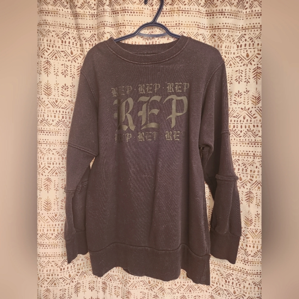 Taylor swift reputation sweater